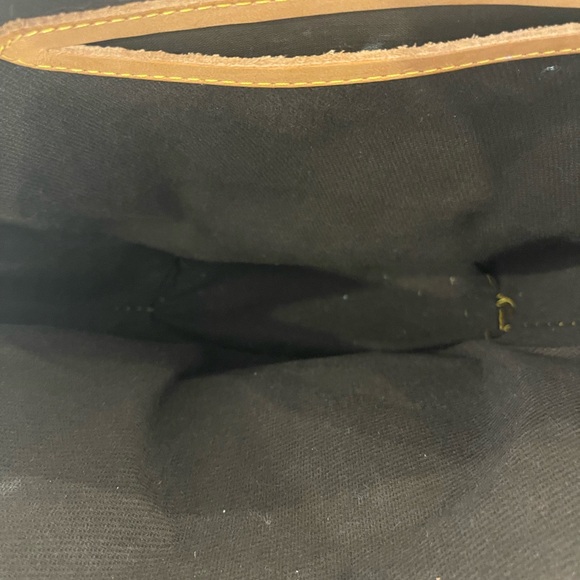 Patent leather blue vintage Louis Vuitton shoulder bag. Authentic - Picture 14 of 16